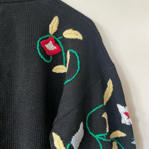 Vintage Linda B. Collection embroidered Cardigan - Picture 7 of 9